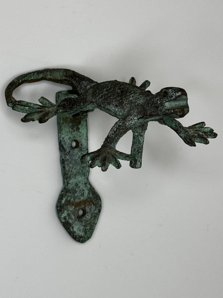 🦎 Rare Arts & Crafts Bronze Gecko Door Knocker Sculpture, c.1915 – Attributed to the Style of Oscar Bruno Bach (1884–1957)