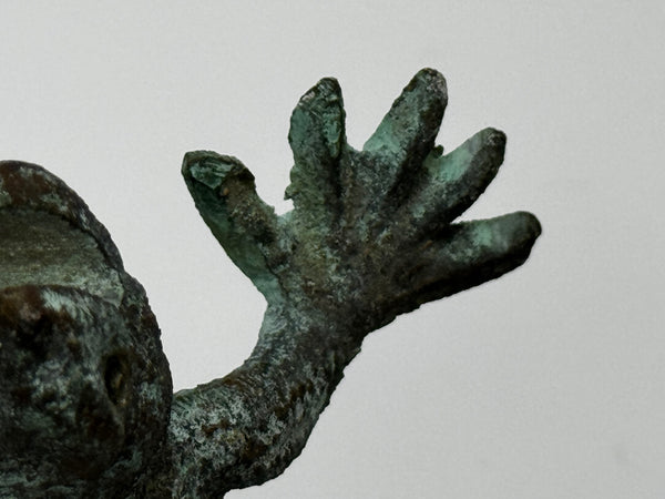 🦎 Rare Arts & Crafts Bronze Gecko Door Knocker Sculpture, c.1915 – Attributed to the Style of Oscar Bruno Bach (1884–1957)