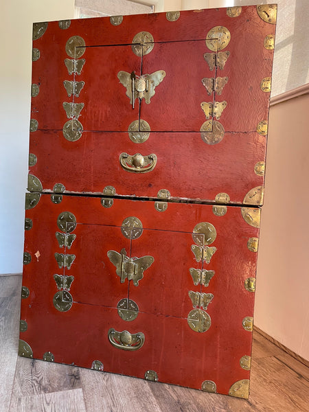 Paar späte Qing-chinesische Mitgift-Ehe-Messing-gebundene rote Lack-Kasten-Truhen 