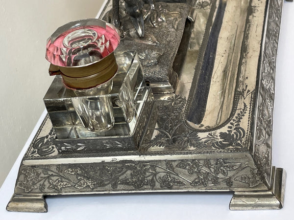Viktorianischer Tintenfassständer aus versilbertem Kranich nach James Deakin